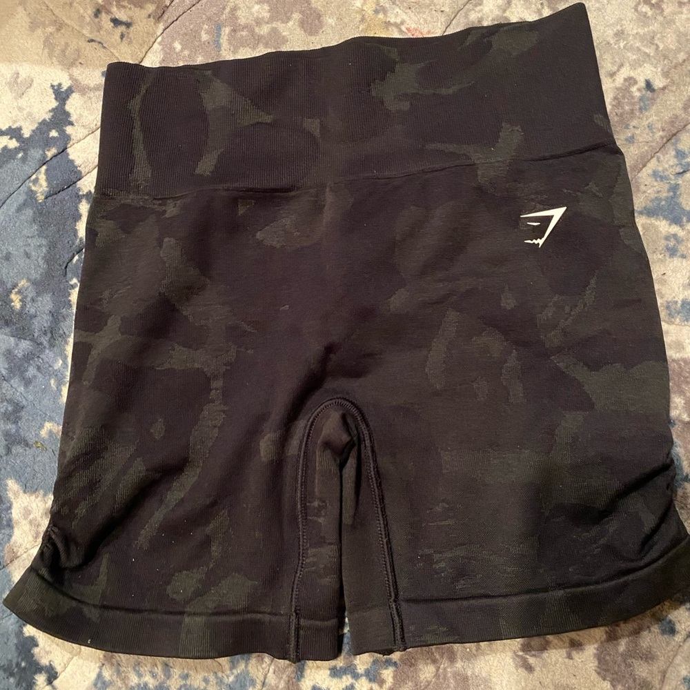 COPY - Women’s Gymshark shorts- Medium